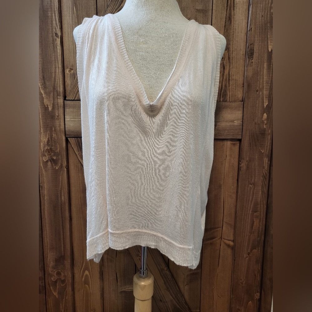 Laquette Sleeveless Knit Light Peach Top Rounded V Neck Sz XS